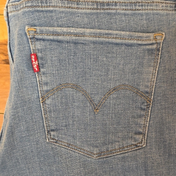 Levi's Size 31x30 311 Shaping Mid-Rise Smoothing Tummy Panel Skinny Jeans NEW - Picture 3 of 14